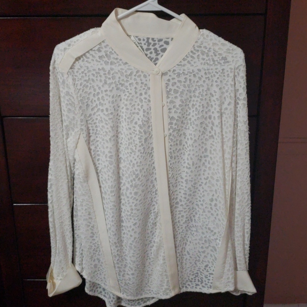 Selling hardly used OHNE TITEL button down shirt